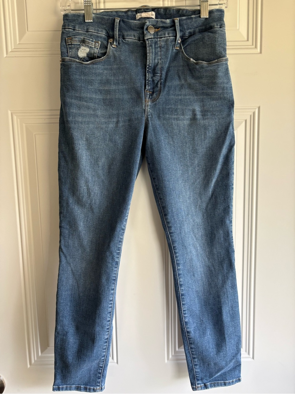 Good American Distressed Women's Slim Jeans in Medium Blue